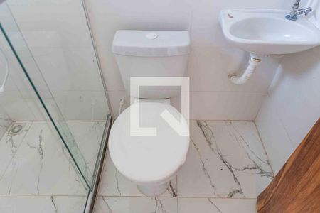 Banheiro de kitnet/studio para alugar com 1 quarto, 32m² em Itaipu, Niterói