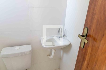 Banheiro de kitnet/studio para alugar com 1 quarto, 32m² em Itaipu, Niterói