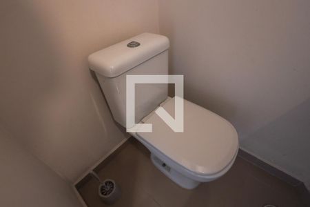 Banheiro  de casa de condomínio para alugar com 3 quartos, 90m² em Jardim Ipes, Cotia