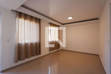 Sala de casa de condomínio para alugar com 3 quartos, 90m² em Jardim Ipes, Cotia