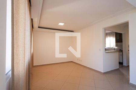 Sala de casa de condomínio para alugar com 3 quartos, 90m² em Jardim Ipes, Cotia