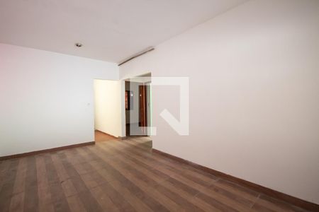 Casa à venda com 184m², 2 quartos e 3 vagasSala