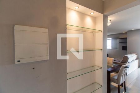 Hall de entrada de apartamento para alugar com 2 quartos, 73m² em Jardim Tupanci, Barueri