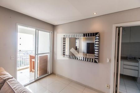 Sala de TV de apartamento para alugar com 2 quartos, 73m² em Jardim Tupanci, Barueri