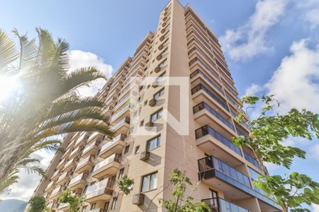Apartamento à venda com 66m², 2 quartos e sem vaga Apartamento à venda com 66m², 2 quartos e sem vagaFachada