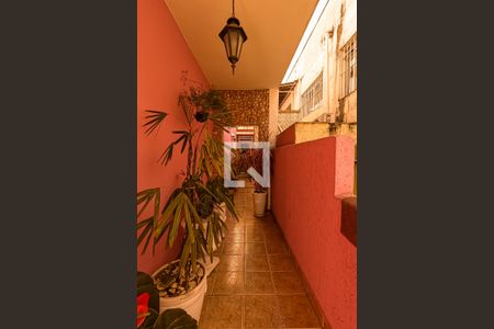 Casa à venda com 250m², 3 quartos e 2 vagasEntrada