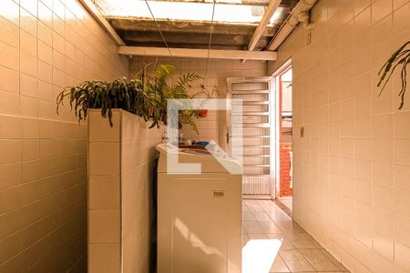 Casa à venda com 250m², 3 quartos e 2 vagasÁrea de Serviço