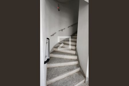 Apartamento para alugar com 62m², 1 quarto e 1 vaga Apartamento para alugar com 62m², 1 quarto e 1 vagaEscada