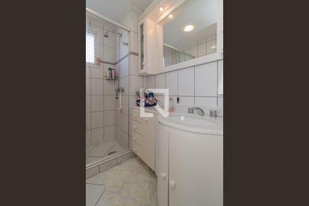 Banheiro da Suíte de apartamento à venda com 2 quartos, 110m² em Auxiliadora, Porto Alegre