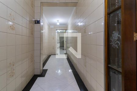 Corredor de casa para alugar com 3 quartos, 250m² em Itaquera, São Paulo