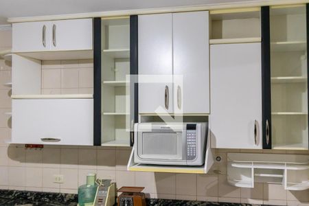 Casa para alugar com 250m², 3 quartos e 2 vagas Casa para alugar com 250m², 3 quartos e 2 vagasCozinha - Armários