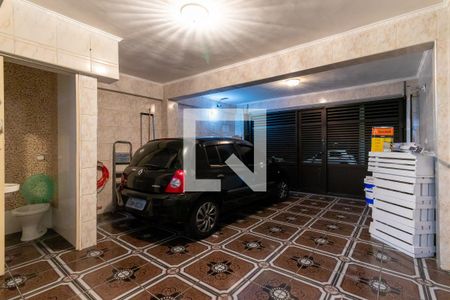 Garagem de casa para alugar com 3 quartos, 250m² em Itaquera, São Paulo