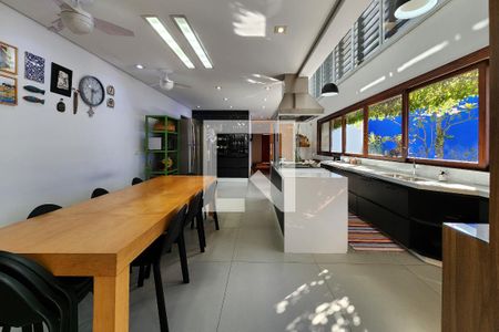 Casa à venda com 370m², 3 quartos e 4 vagasCozinha