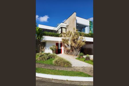 Casa à venda com 370m², 3 quartos e 4 vagasFachada