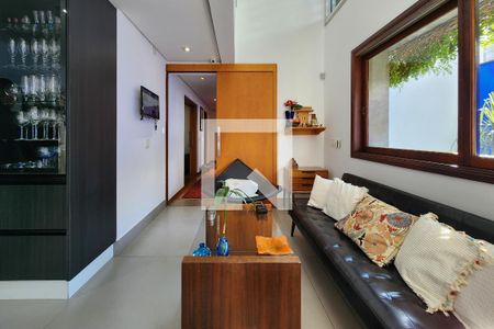 Casa à venda com 370m², 3 quartos e 4 vagasSala