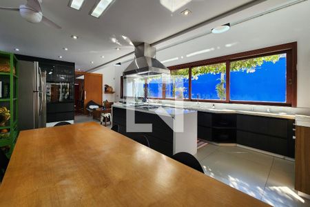 Casa à venda com 370m², 3 quartos e 4 vagasCozinha