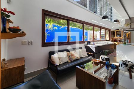 Casa à venda com 370m², 3 quartos e 4 vagasSala