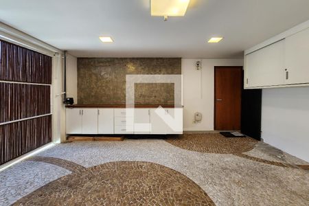 Casa à venda com 370m², 3 quartos e 4 vagasGaragem