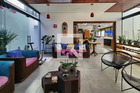 Casa à venda com 370m², 3 quartos e 4 vagasSala