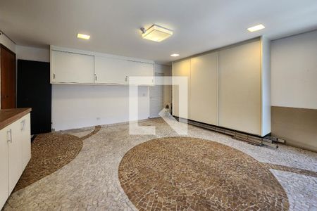 Casa à venda com 370m², 3 quartos e 4 vagasGaragem