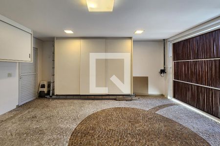 Casa à venda com 370m², 3 quartos e 4 vagasGaragem