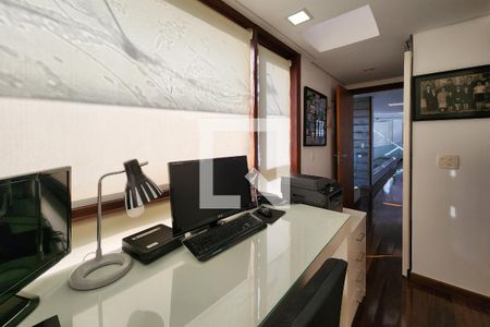 Casa à venda com 370m², 3 quartos e 4 vagasEscritório