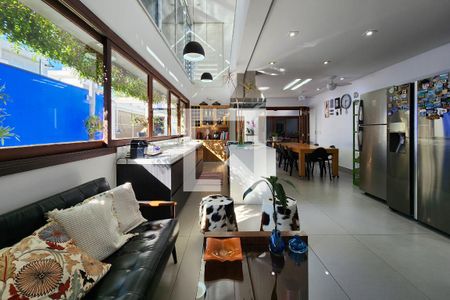 Casa à venda com 370m², 3 quartos e 4 vagasCozinha