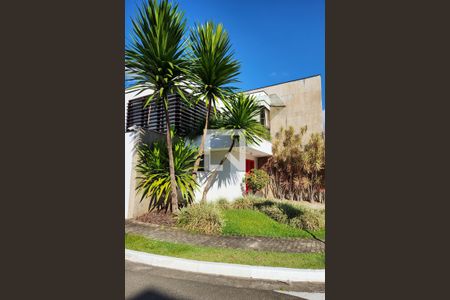 Casa à venda com 370m², 3 quartos e 4 vagasFachada