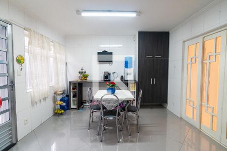 Casa à venda com 333m², 3 quartos e 3 vagasCozinha