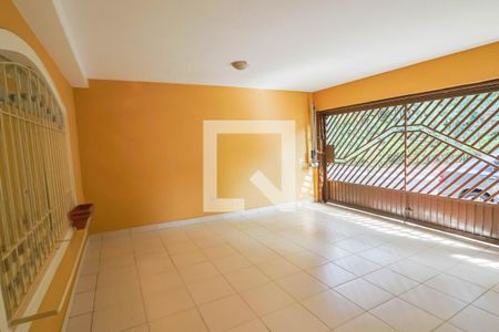 Casa à venda com 135m², 3 quartos e 2 vagasGaragem