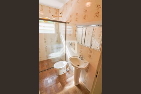 Casa à venda com 135m², 3 quartos e 2 vagasBanheiro