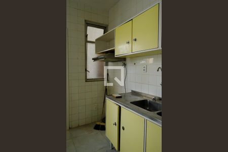 Cozinha de apartamento para alugar com 3 quartos, 120m² em Vitória, Salvador