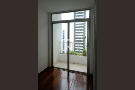 Sala de apartamento para alugar com 3 quartos, 120m² em Vitória, Salvador