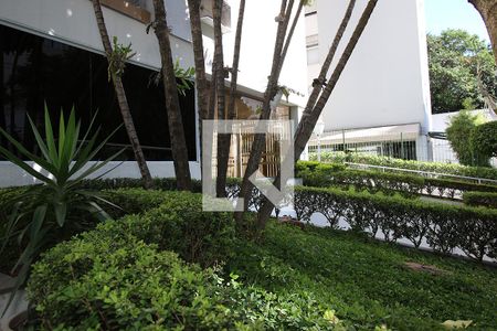 Apartamento para alugar com 174m², 3 quartos e 2 vagas Apartamento para alugar com 174m², 3 quartos e 2 vagasFachada e Jardim