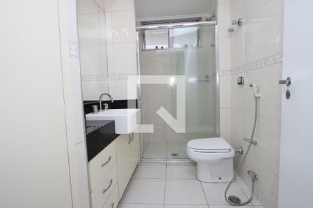 Apartamento para alugar com 174m², 3 quartos e 2 vagas Apartamento para alugar com 174m², 3 quartos e 2 vagasBanheiro do Corredor