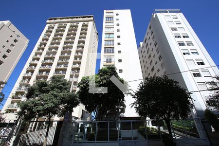 Apartamento para alugar com 174m², 3 quartos e 2 vagas Apartamento para alugar com 174m², 3 quartos e 2 vagasFachada