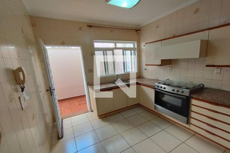 Casa para alugar com 250m², 3 quartos e 2 vagas Casa para alugar com 250m², 3 quartos e 2 vagasCozinha