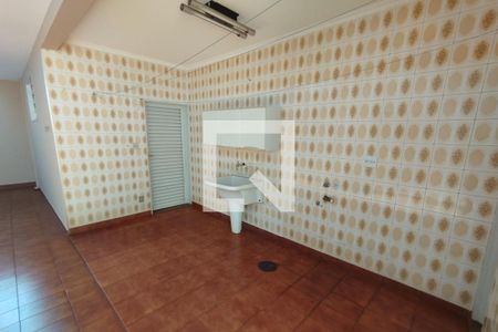 Casa para alugar com 250m², 3 quartos e 2 vagas Casa para alugar com 250m², 3 quartos e 2 vagasQuintal - Lavanderia