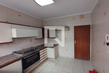 Casa para alugar com 250m², 3 quartos e 2 vagas Casa para alugar com 250m², 3 quartos e 2 vagasCozinha