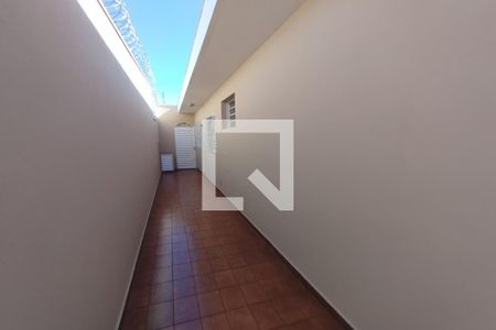 Casa para alugar com 250m², 3 quartos e 2 vagas Casa para alugar com 250m², 3 quartos e 2 vagasCorredor Externo