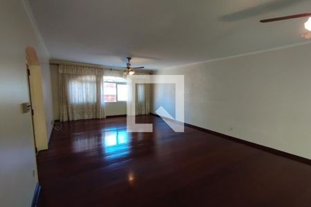 Casa para alugar com 250m², 3 quartos e 2 vagas Casa para alugar com 250m², 3 quartos e 2 vagasSala