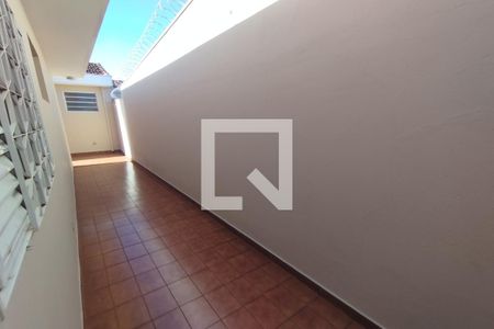 Casa para alugar com 250m², 3 quartos e 2 vagas Casa para alugar com 250m², 3 quartos e 2 vagasCorredor Externo