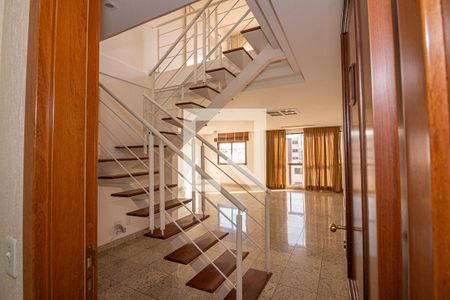 Entrada de apartamento para alugar com 2 quartos, 225m² em Asa Norte, Brasília