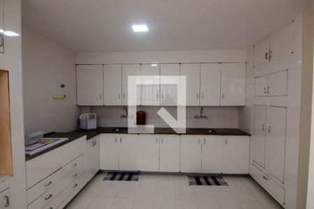 Apartamento à venda com 250m², 3 quartos e 2 vagasCozinha
