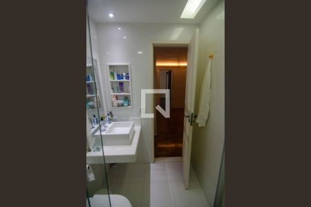 Apartamento à venda com 250m², 3 quartos e 2 vagasBanheiro Social