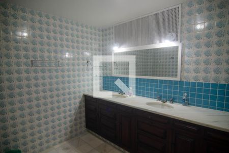 Apartamento à venda com 250m², 3 quartos e 2 vagasBanheiro do Quarto 1