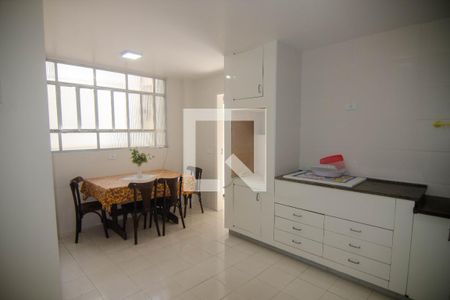 Apartamento à venda com 250m², 3 quartos e 2 vagasCozinha
