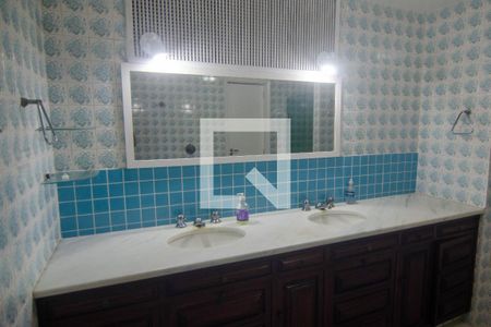 Apartamento à venda com 250m², 3 quartos e 2 vagasBanheiro do Quarto 1