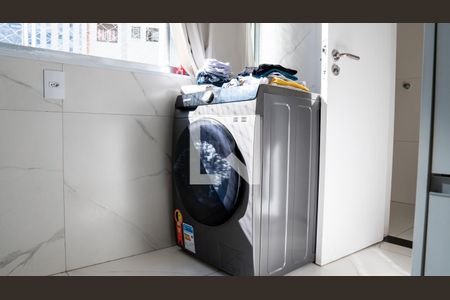 Apartamento à venda com 81m², 2 quartos e 1 vagaÁrea de Serviço