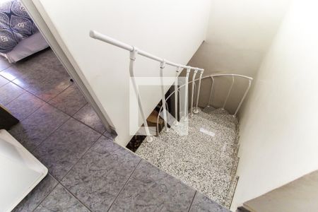 Escada de casa para alugar com 3 quartos, 147m² em Jardim Helena, São Paulo